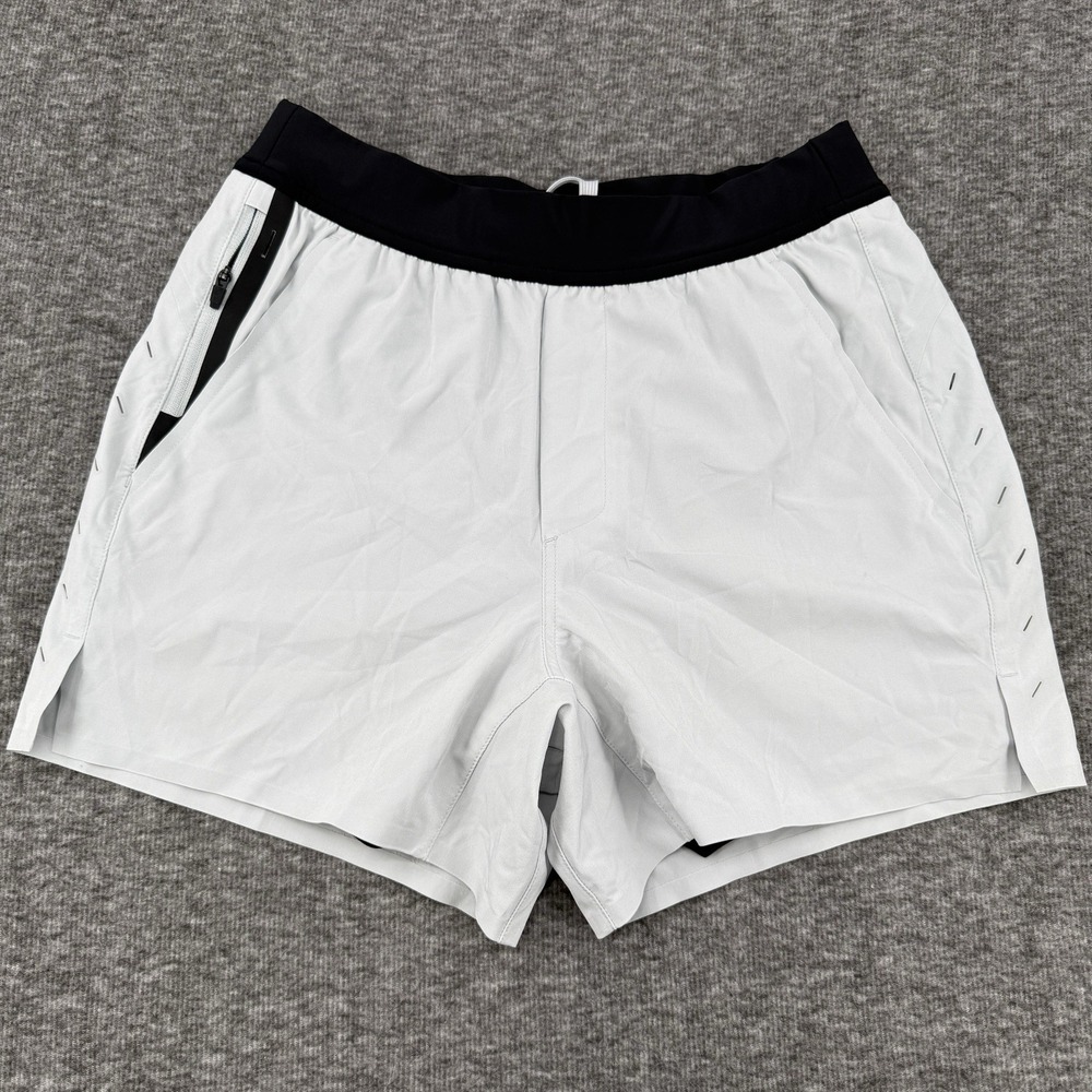 Ten Thousand Interval Short Mens Small 5in White Black Liner Zip TTSH002V2